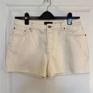 NWT House of Harlow Women’s Cream High Rise Mom Short Size 29